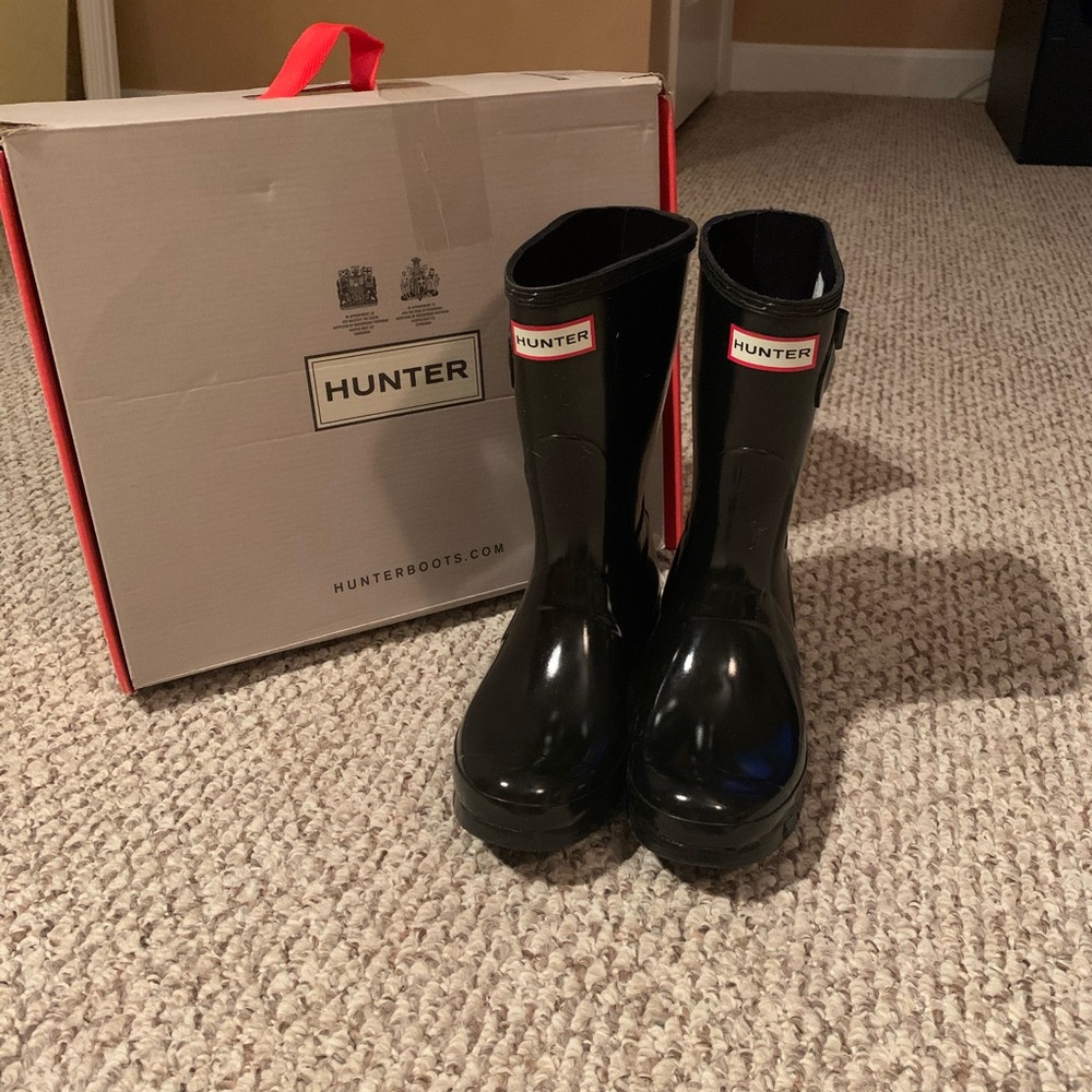 Hunter short glossy black rain boot size 7